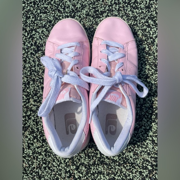 Nike Tennis Classic Style Light Pink Size 7 Sneakers with Perforated Check - Picture 8 of 11
